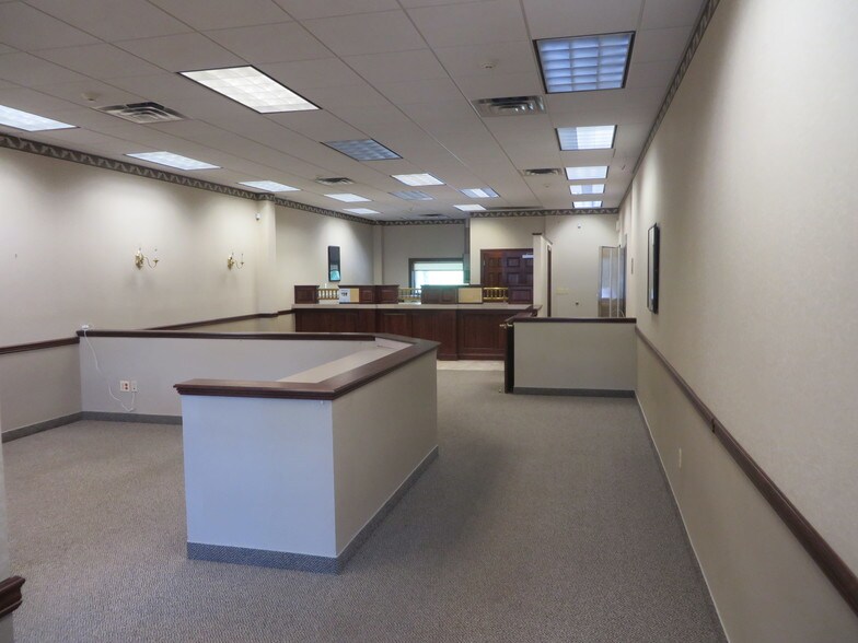 More Photos Of 8 Reading Rd, Flemington Unknown For Lease