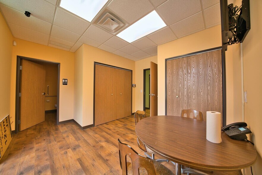 More Photos Of 3620 Biddle Ave, Wyandotte Medical For Sale