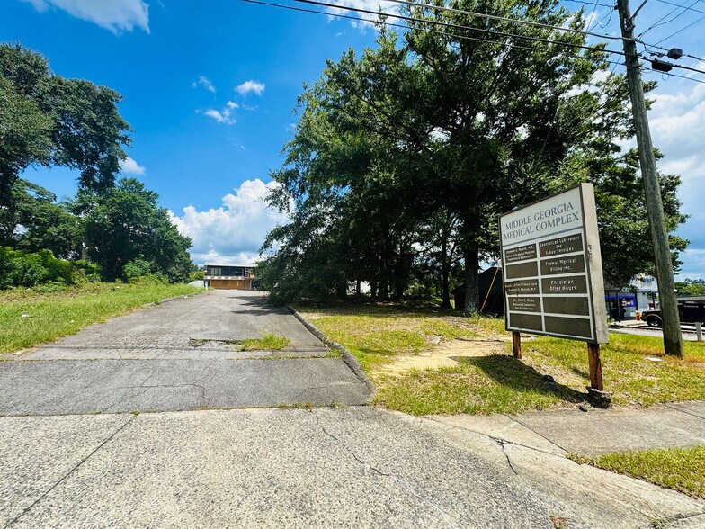 More Photos Of 1122 Gray Hwy, Macon-Bibb Medical For Sale