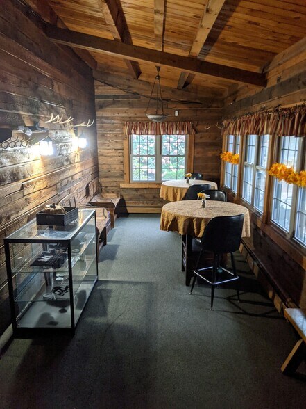 More Photos Of 32600 N State Route 44, Slate Run Hotel For Sale