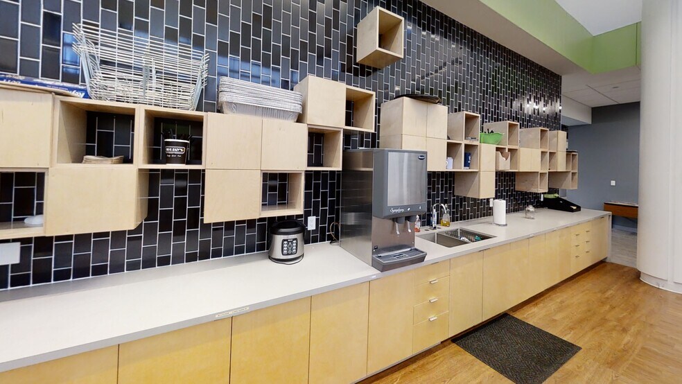 More Photos Of 5050 Conference Way N, Boca Raton Office For Lease