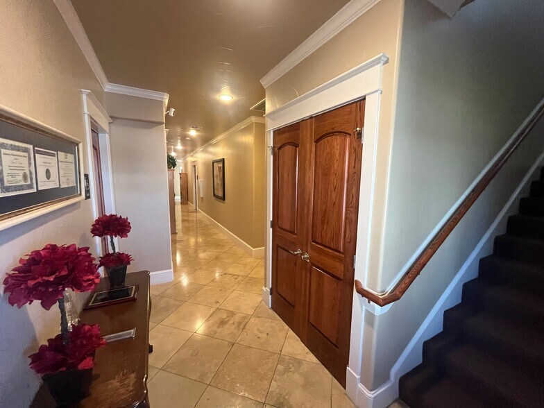 More Photos Of 310 W Main Ave, Round Rock Office For Sale