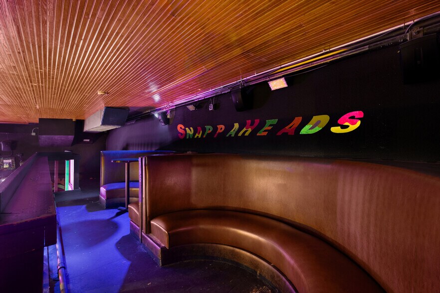 More Photos Of 139 E Hopkins St, San Marcos Bar For Sale