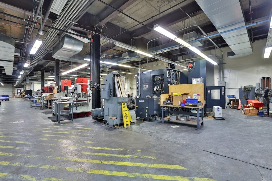 More Photos Of 16 Harrison Ave, Yonkers Warehouse For Lease
