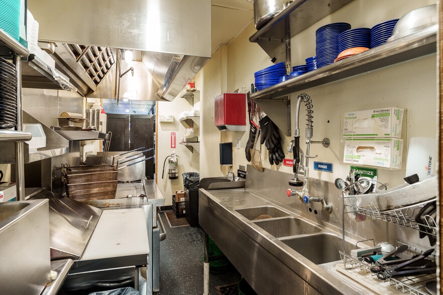 More Photos Of 415 N Center St, Durand General Retail For Sale