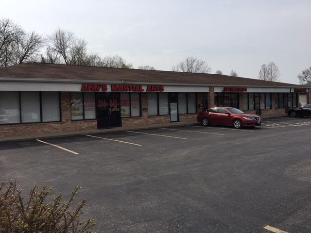 Primary Photo Of 12032 Tesson Ferry Rd, Saint Louis Storefront Retail Office For Lease