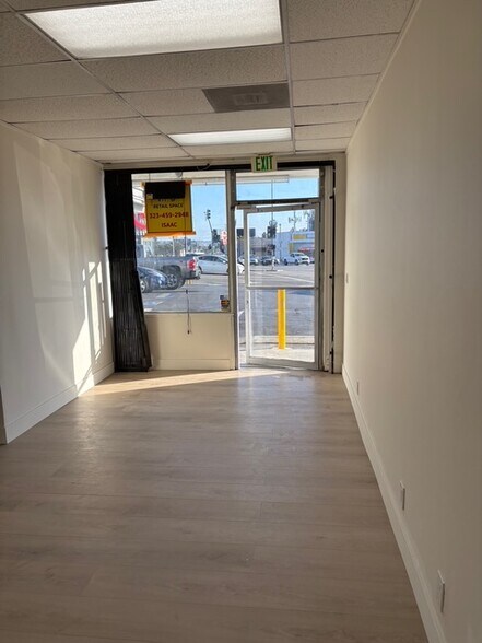 More Photos Of 1296-1296 S La Brea Ave, Los Angeles Storefront For Lease
