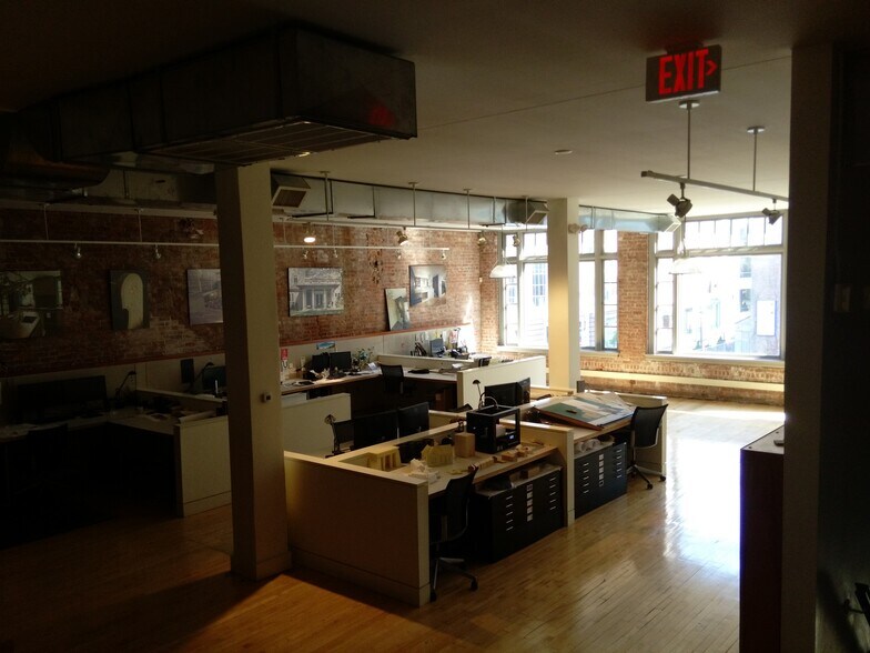 More Photos Of 798-800 Chapel St, New Haven Storefront Retail Office For Lease