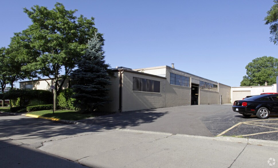 More Photos Of 1066 Commerce Rd, Birmingham Manufacturing For Lease