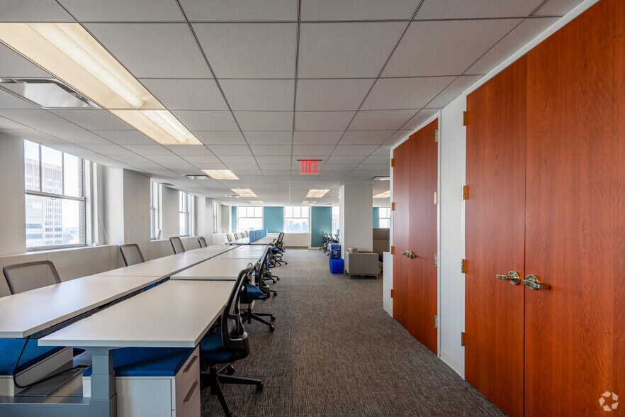 More Photos Of 122 E 42nd St, New York Coworking Space