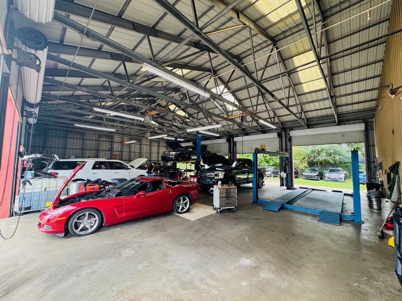 More Photos Of 2890 Edison Ave, Jacksonville Warehouse For Sale