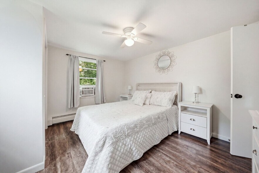 More Photos Of 148 Katama Rd, Edgartown Flex For Sale