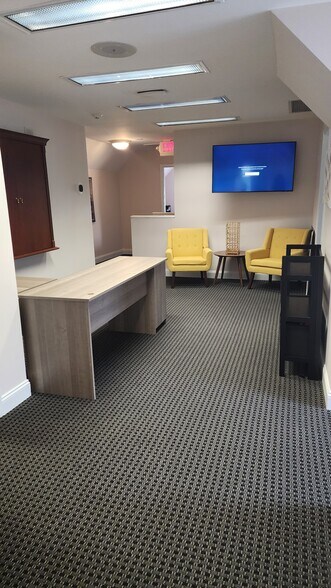 More Photos Of 18 N Village Ave, Exton Office For Sale