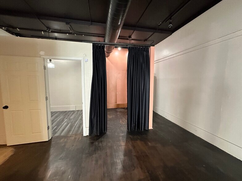 More Photos Of 1420 Lake Dr SE, Grand Rapids Restaurant For Lease