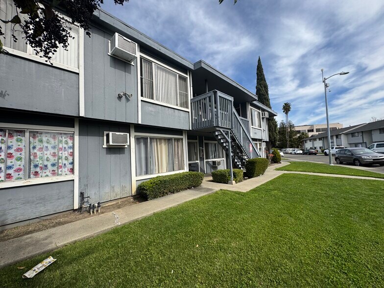 More Photos Of 1190 Dana Dr, Fairfield Apartments For Sale