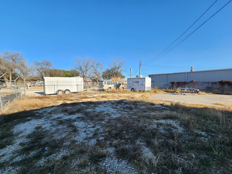 More Photos Of 108 Schertz Pky, Schertz Auto Repair For Sale