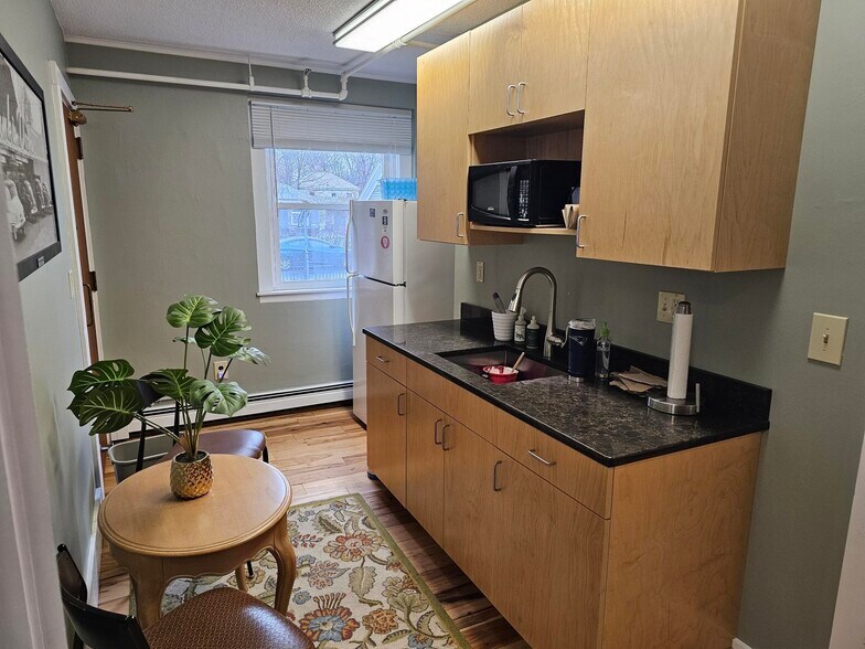 More Photos Of 428 Main St, Keene Office For Lease