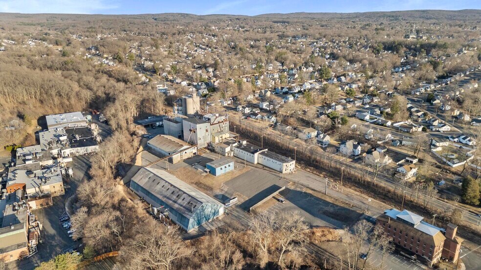 More Photos Of 46 Apel Pl, Manchester Warehouse For Sale