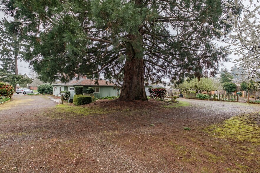 More Photos Of 5198 Skyline Rd S, Salem Multifamily For Sale