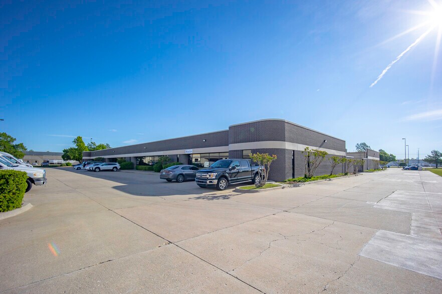 More Photos Of 6100 NW 2nd St, Oklahoma City Unknown For Lease