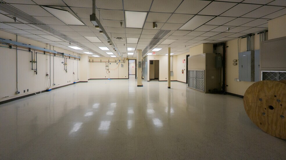 More Photos Of 2450 Marion Rd SE, Rochester Telecom Hotel Data Hosting For Lease