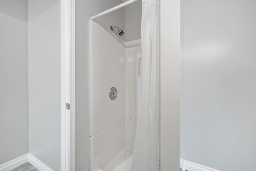 More Photos Of 5709 E Beverly Blvd, Los Angeles Office Residential For Sale