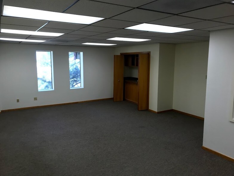 More Photos Of 3768 Norwood Dr, Littleton Warehouse For Lease