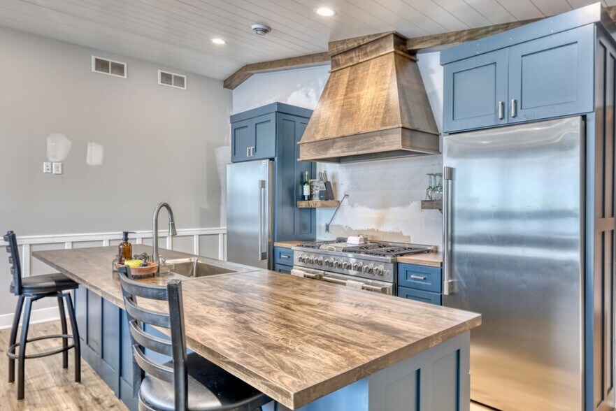 More Photos Of 7440 N Pats Landing Rd, Hayward Restaurant For Sale