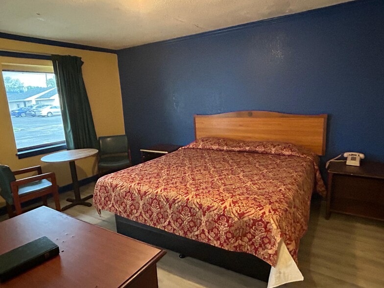 More Photos Of 7920 US Highway 51 N, Millington Hotel For Sale
