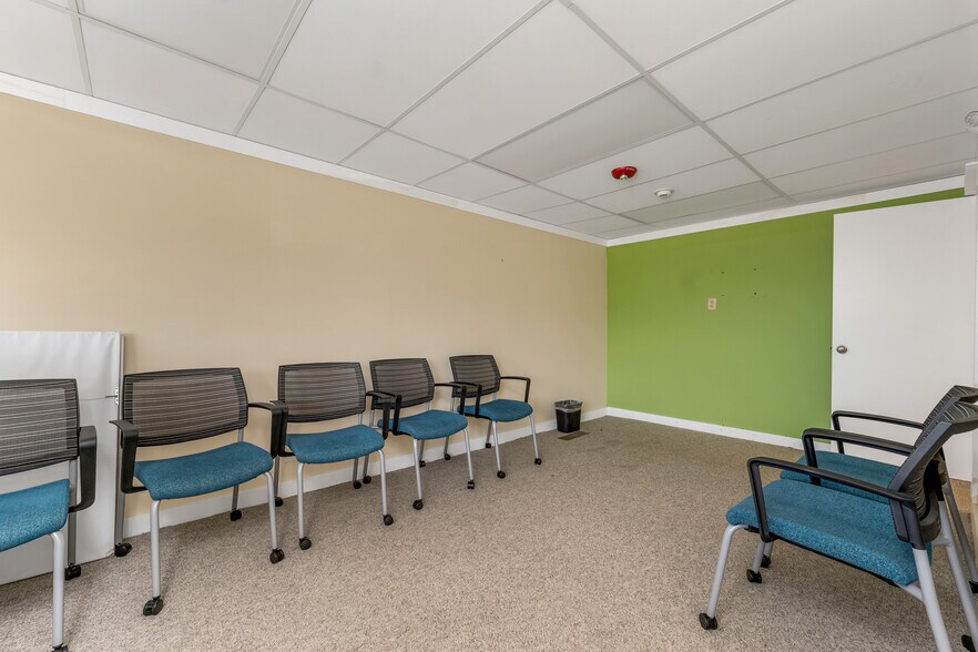 More Photos Of 3631 White Mountain Hwy, North Conway Office For Lease