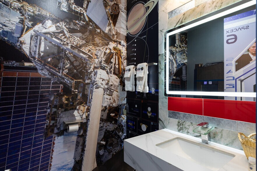 More Photos Of 1015 Fantasy Dr, Davenport Specialty For Sale