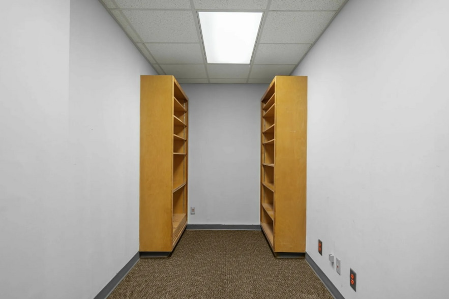 More Photos Of 2909 Market St, Wilmington Office For Sale