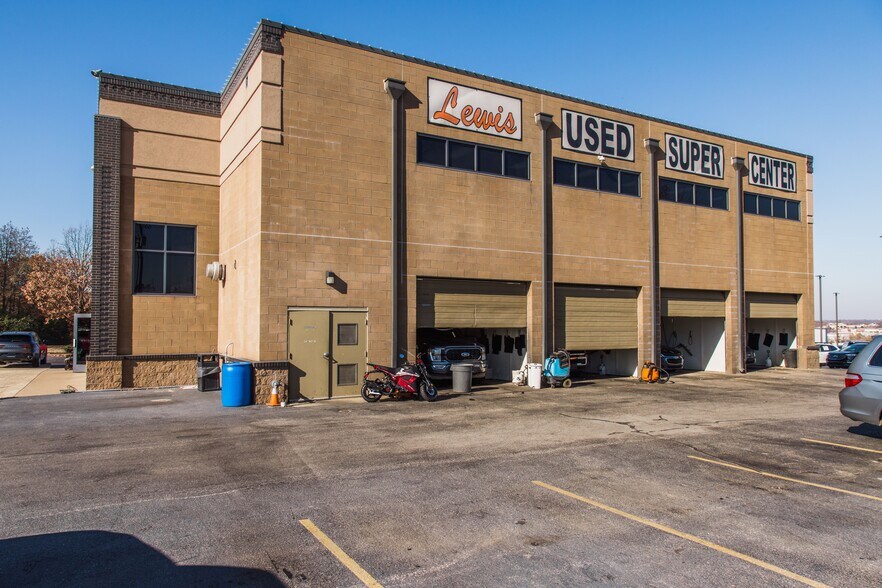More Photos Of 692 E Longview St, Fayetteville General Retail For Lease
