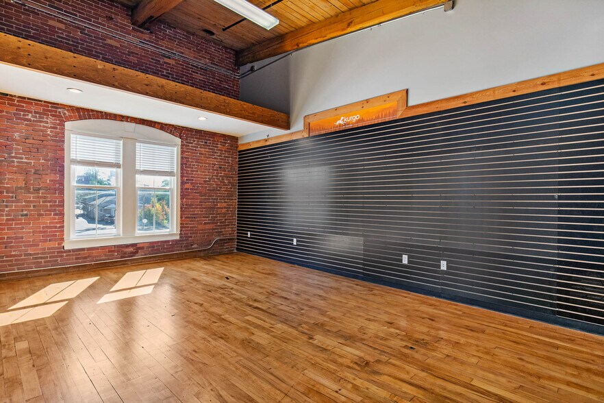 More Photos Of 77 Elm St, Amesbury Loft Creative Space For Lease
