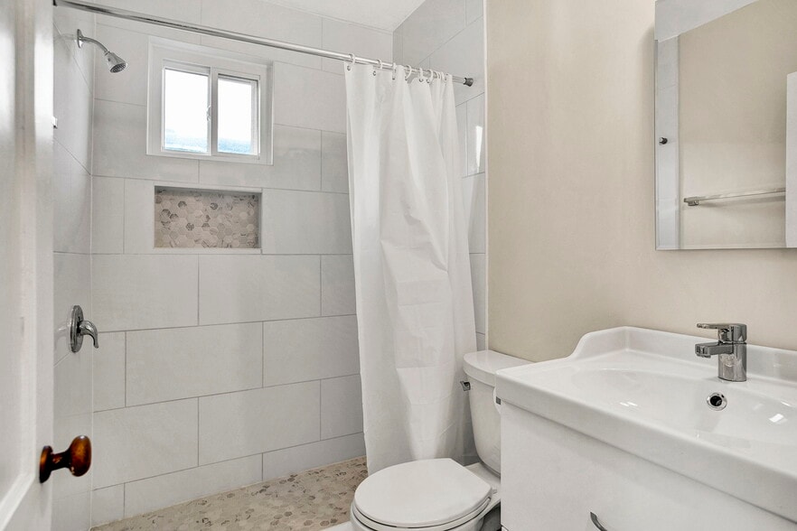 More Photos Of 315 15th Ave N, Jacksonville Beach Apartments For Sale