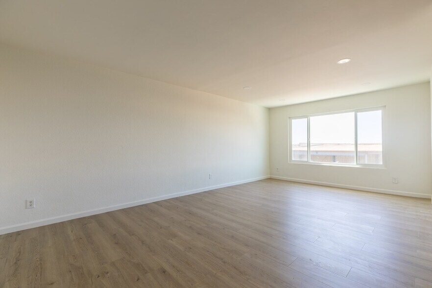 More Photos Of 9258 Birch St, Spring Valley Apartments For Sale