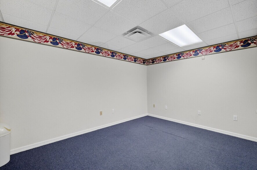 More Photos Of 15925 Old Us Highway 441, Tavares Warehouse For Lease
