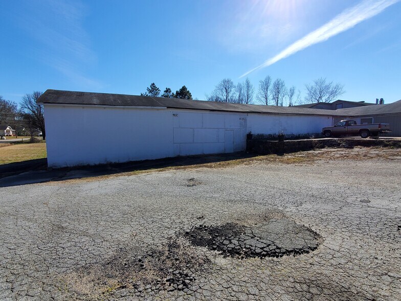 More Photos Of 1408 Glenn Ave, Kannapolis Warehouse For Lease
