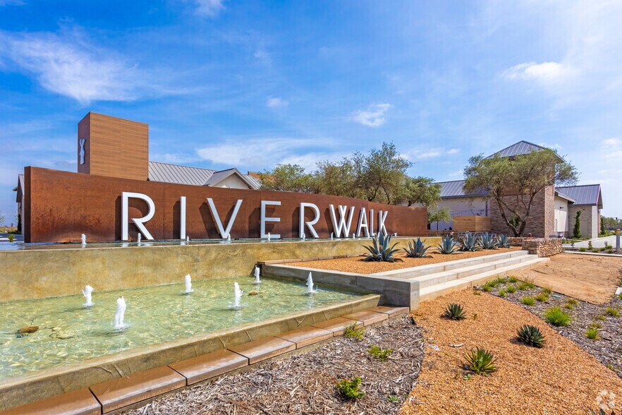 More Photos Of 113 Riverwalk Blvd S, Madera Freestanding For Lease