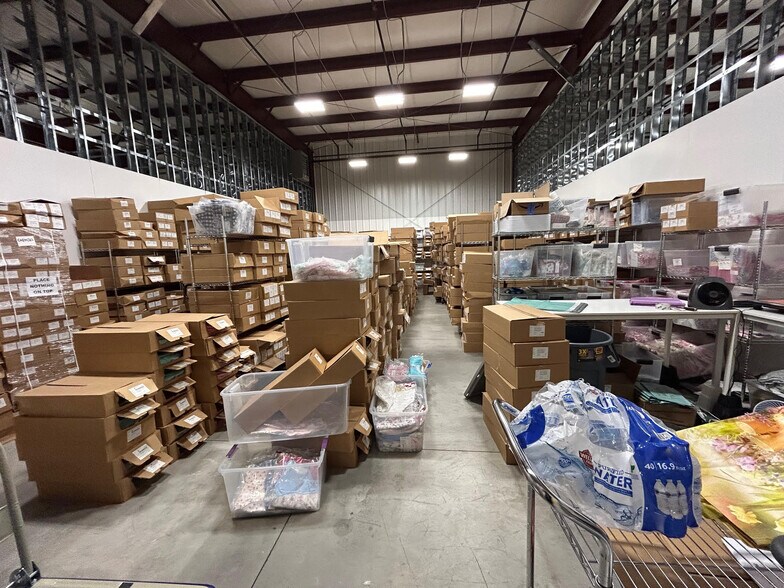 More Photos Of 299 Industrial Ln, Torrington Distribution For Lease