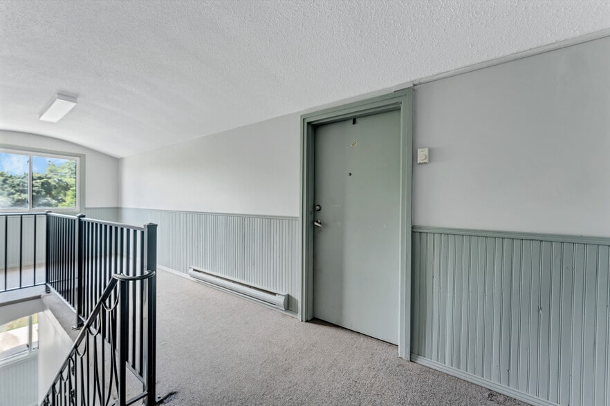 More Photos Of 109 Division St N, Kingsville Apartments For Sale