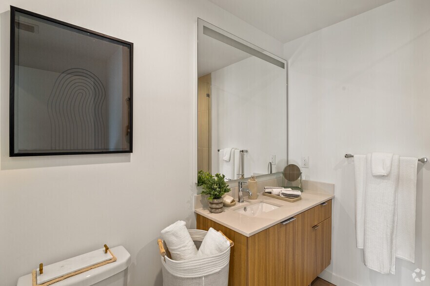 More Photos Of 201 Clearwater Dr, West Palm Beach Apartments For Lease