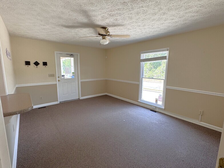 More Photos Of 471 S Main St, Cleveland Office For Sale