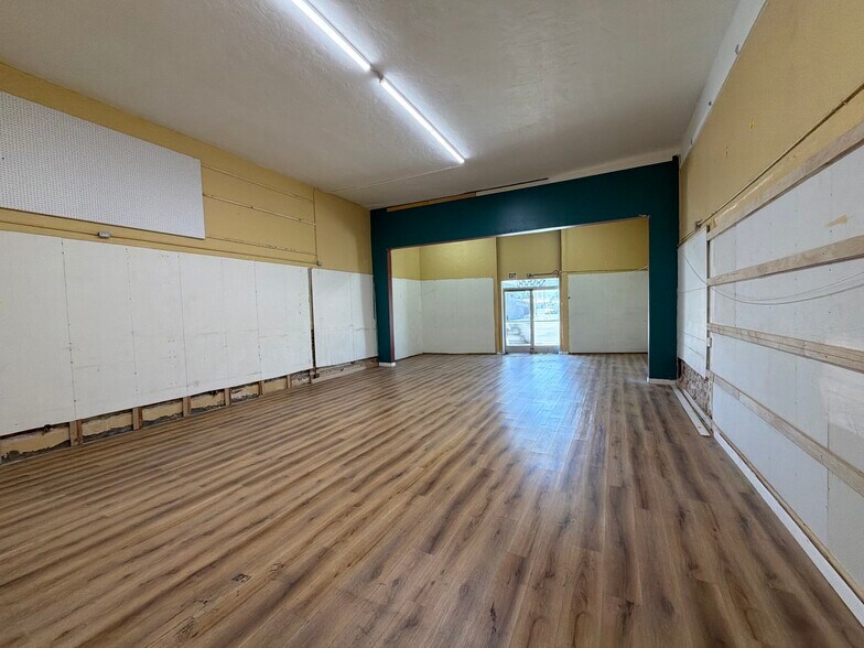 More Photos Of 5300-5328 Long Beach Blvd, Long Beach Storefront Retail Office For Lease