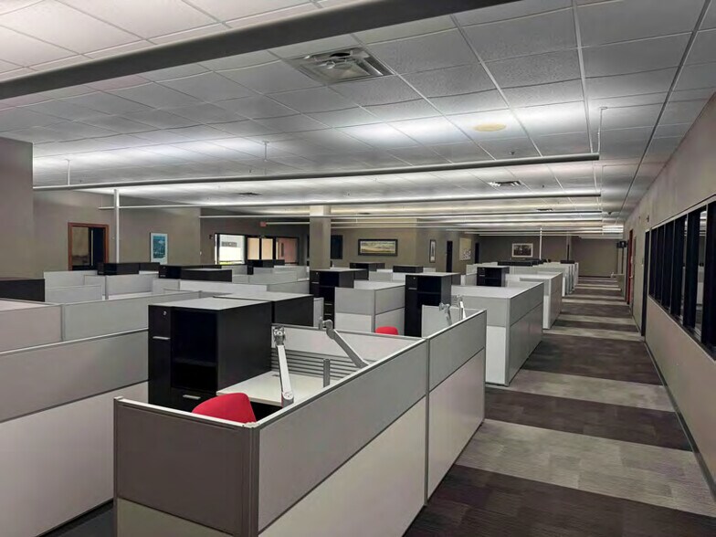 More Photos Of 2110 Fiserv Drive Southwest, Cedar Rapids Office For Sale
