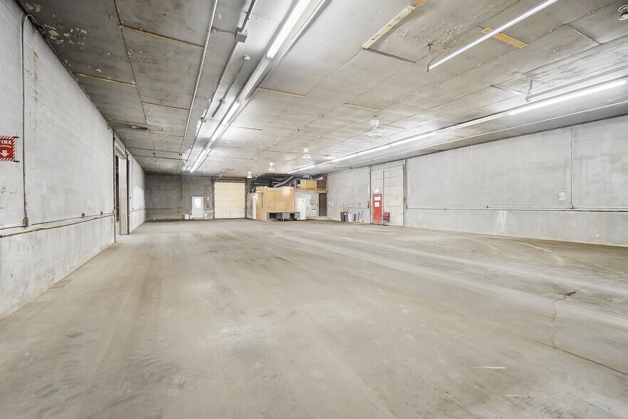 More Photos Of 6220 Knollwood Rd, Springfield Warehouse For Sale