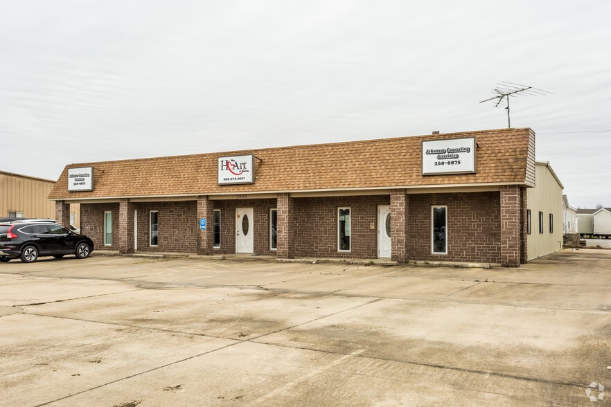 More Photos Of 3009 Turman Dr, Jonesboro Office For Lease