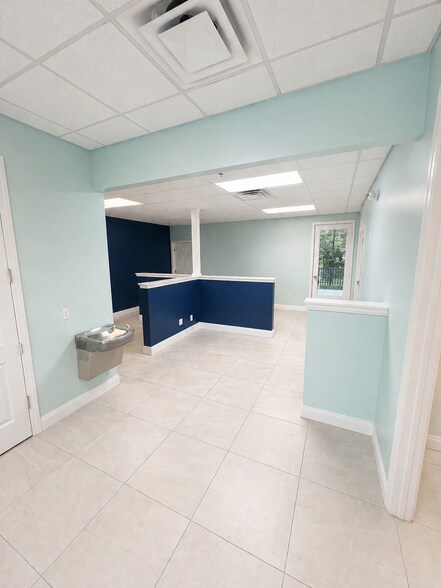More Photos Of 266 NW Peacock Blvd, Port Saint Lucie Medical For Sale