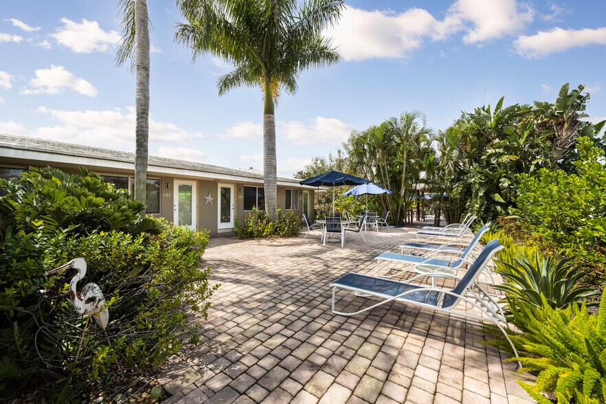 More Photos Of 2648 NE 32nd St, Fort Lauderdale Hotel For Sale