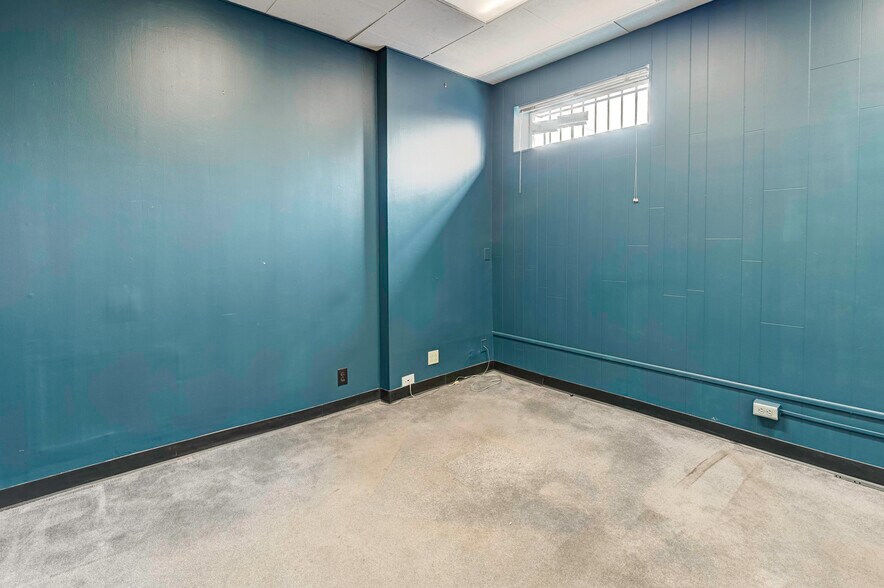 More Photos Of 4003 Pennsylvania Ave, Kansas City Office For Sale